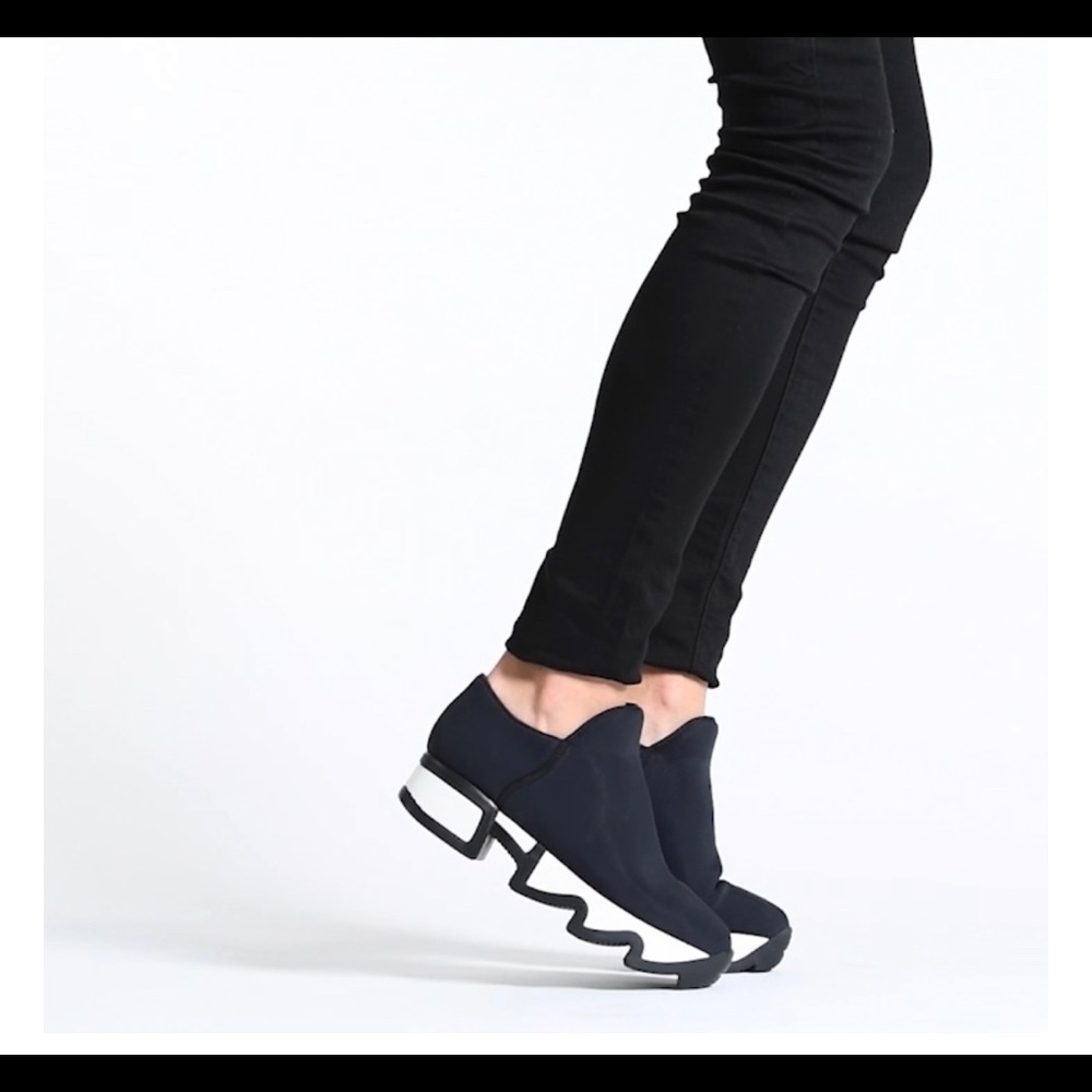 iRI unisex black outline neoprene sneaker